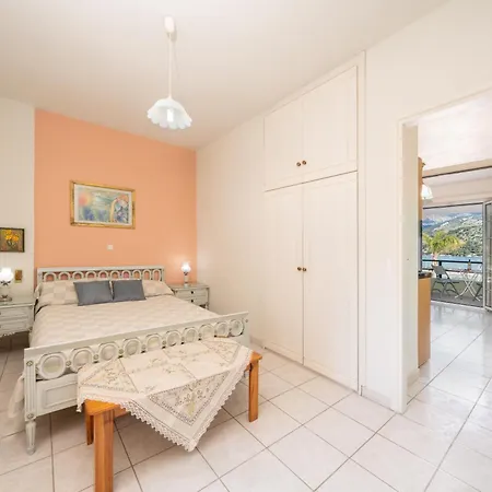 Myros * Argostoli (Kefalonia)