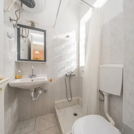 Myros Appartement *